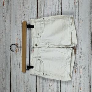 🍉5 for $25* Levi's White Denim Midi Shorts